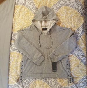 🌹🌟NWT🌟🌹 Stylish hooded sweatshirt